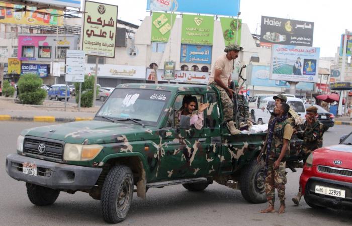 اليمن
      يُشكل
      لجنة
      عسكرية
      عليا
      بقيادة
      «التحالف»
      لاستعادة
      مؤسسات
      الدولة