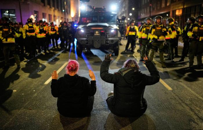 أميركا:
      احتجاجات
      مرتقبة
      في
      مينيابوليس
      عقب
      مقتل
      امرأة
      برصاص
      إدارة
      الهجرة