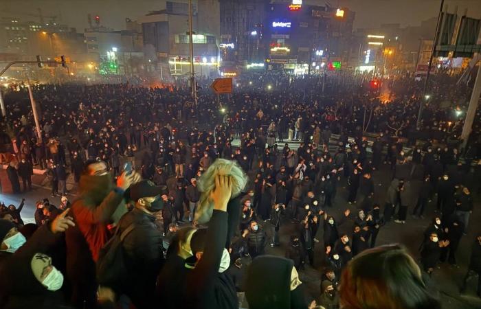 ترمب:
      واشنطن
      «مستعدة
      للمساعدة»
      مع
      استمرار
      الاحتجاجات
      في
      إيران