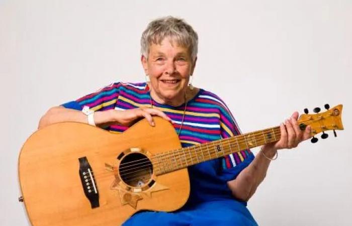 Ruth
      Jones
      McVeigh,
      co-founder
      of
      long-running
      Mariposa
      Folk
      Festival,
      dead
      at
      99