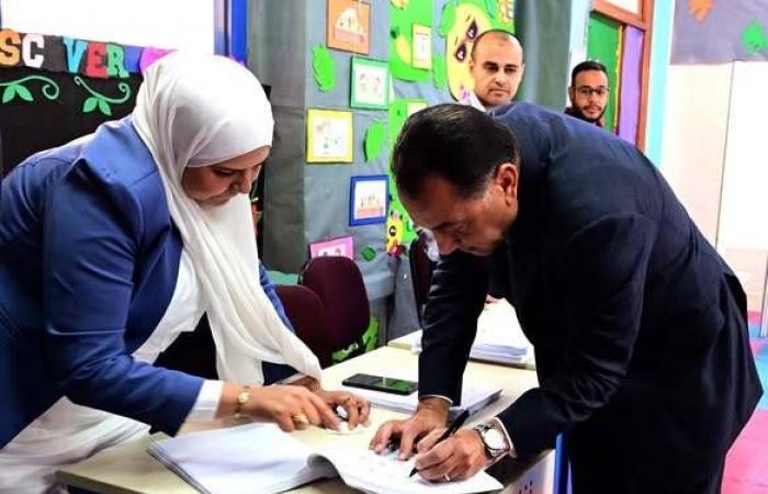 ملك
      المغرب
      يعاني
      من
      آلام
      بالظهر
      تتطلب
      علاجاً
      طبياً
      وفترة
      راحة