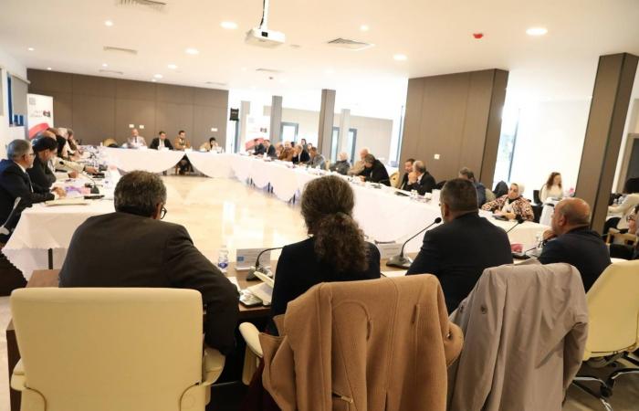 هدوء
      حذر
      في
      طرابلس
      بعد
      اشتباكات
      محدودة
      بين
      ميليشيات
      لـ«الوحدة»