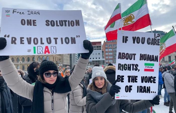Iranian
      Canadians
      call
      for
      crown
      prince's
      restoration
      at
      Parliament
      Hill
      rally