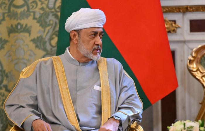 بذكرى توليه الحكم.. سلطان عُمان يصدر توجيهات لزيادة دعم الأقل دخلا وطلاب المدارس