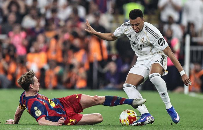 الدوري
      الإيطالي:
      ماكتوميناي
      يخطف
      التعادل
      لنابولي
      من
      إنتر
      ميلان