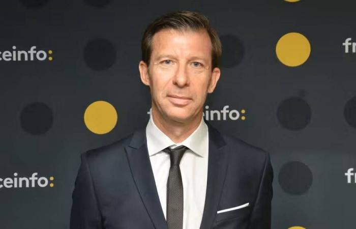 مطالب
      بـ«ضبط»
      ملخّصات
      «غوغل»
      عقب
      تقرير
      عن
      «معلومات
      زائفة»