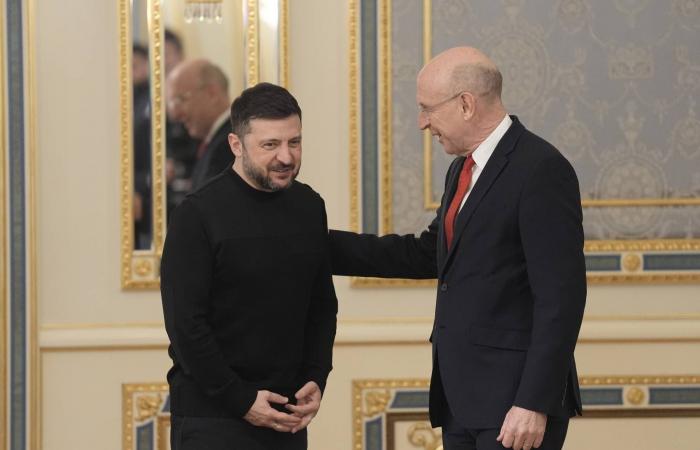 الهجمات
      الروسية
      الجوية
      تحرم
      آلاف
      المنشآت
      الأوكرانية
      من
      الكهرباء
      والتدفئة