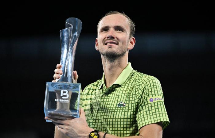 «دورة
      بريزبين»:
      ميدفيديف
      يهزم
      ناكاشيما...
      ويحصد
      اللقب
      الـ22
      في
      مسيرته