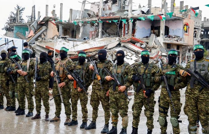 سوريا:
      مقتل
      24
      شخصاً
      جراء
      استهداف
      أحياء
      سكنية
      في
      حلب