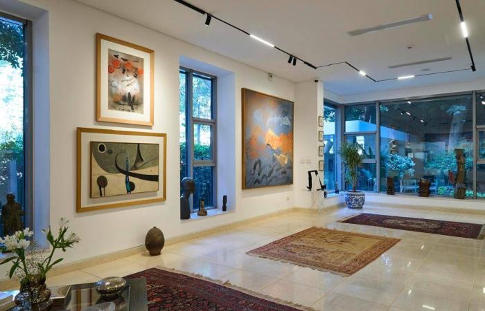 متحف
      فاروق
      حسني
      بمصر
      يراهن
      على
      «حكمة
      اللون»
      و«سر
      التشكيل»