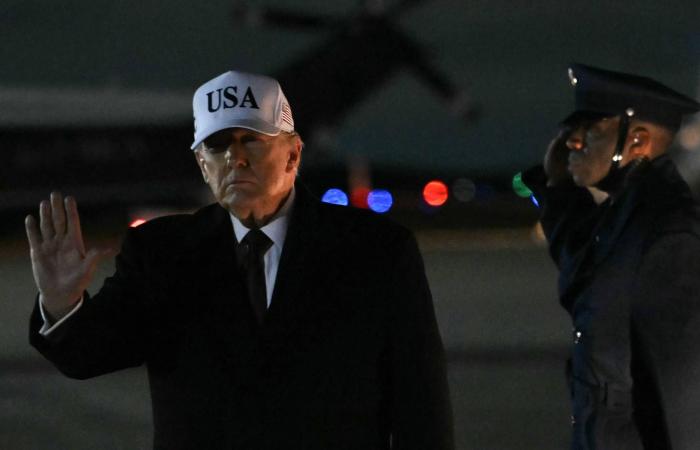 موكب
      ترمب
      في
      فلوريدا
      يغير
      مساره
      بسبب
      «جسم
      مشبوه»