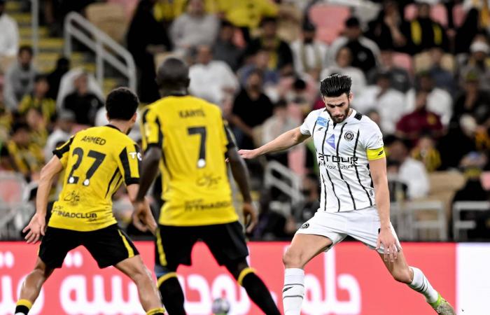 إنزاغي:
      مشاركة
      «ماري»
      في
      مباراة
      النصر
      واردة