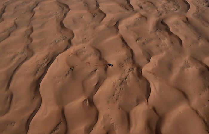 رالي
      داكار:
      لاتيغان
      يخسر
      المرحلة
      السابعة
      في
      الكيلومترات
      الأخيرة...
      والصدارة
      للعطية