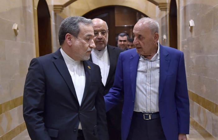 عراقجي
      رفض
      تفتيش
      4
      «حقائب
      يد»
      في
      مطار
      بيروت
      فأعيدت
      إلى
      الطائرة