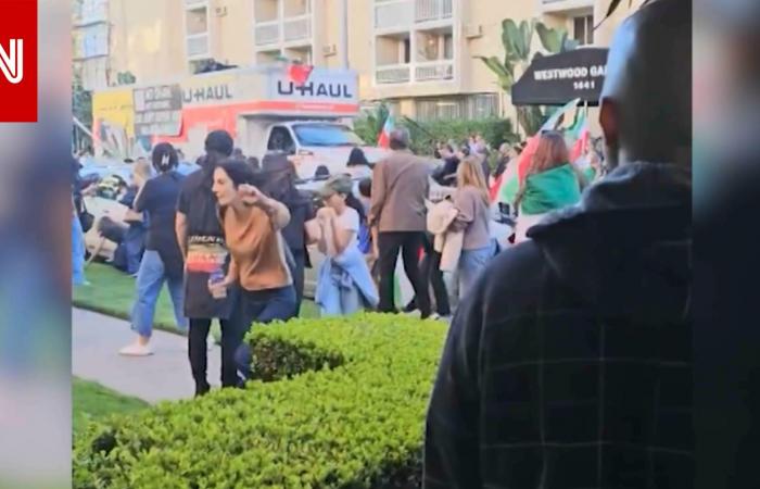متابعة: شاحنة تقتحم حشدًا من المتظاهرين المناهضين للنظام الإيراني في لوس أنجلوس بأمريكا