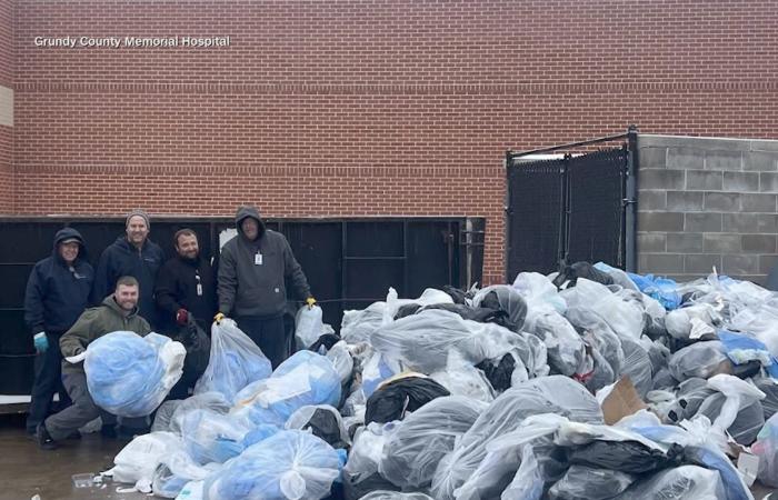 مريض يستعين بجهاز الأشعة السينية في مستشفى للعثور على "إرث عائلته" المفقود بالقمامة