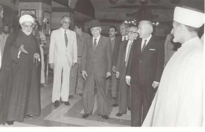 سوريا:
      توقيف
      عنصرين
      من
      «داعش»
      ضالعَين
      بتفجير
      مسجد
      في
      حمص