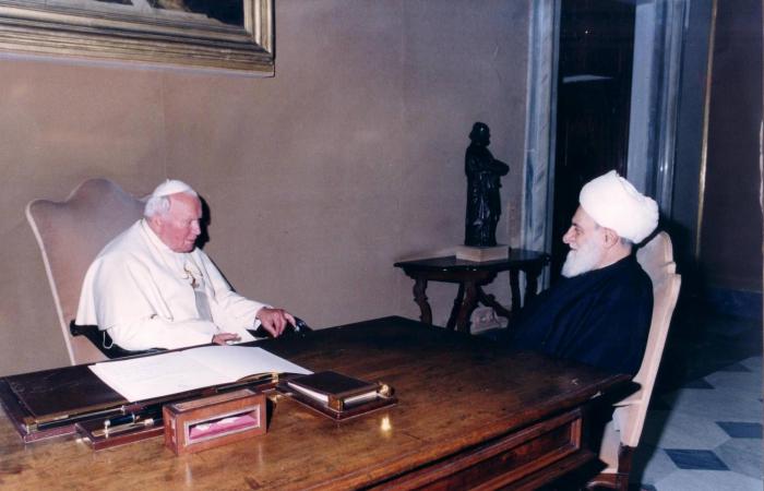 سوريا:
      توقيف
      عنصرين
      من
      «داعش»
      ضالعَين
      بتفجير
      مسجد
      في
      حمص