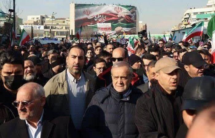 مسؤول
      غربي:
      إيران
      باعت
      روسيا
      عتاداً
      عسكرياً
      بـ4
      مليارات
      دولار
      منذ
      عام
      2021