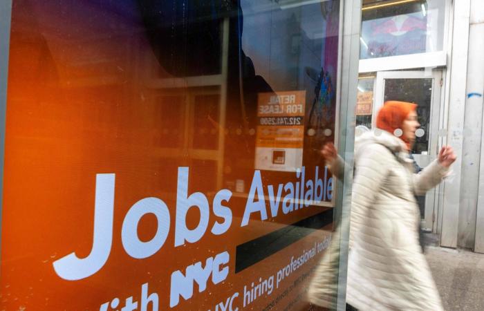 البنك
      الدولي:
      رغم
      الصمود...
      الاقتصاد
      العالمي
      يتجه
      للانخفاض
      في
      2026