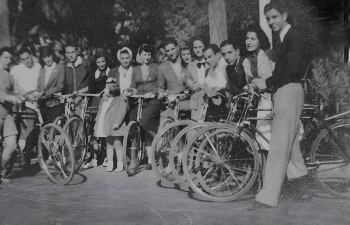 متحف
      اللوفر
      يغلق
      أبوابه
      بسبب
      إضراب