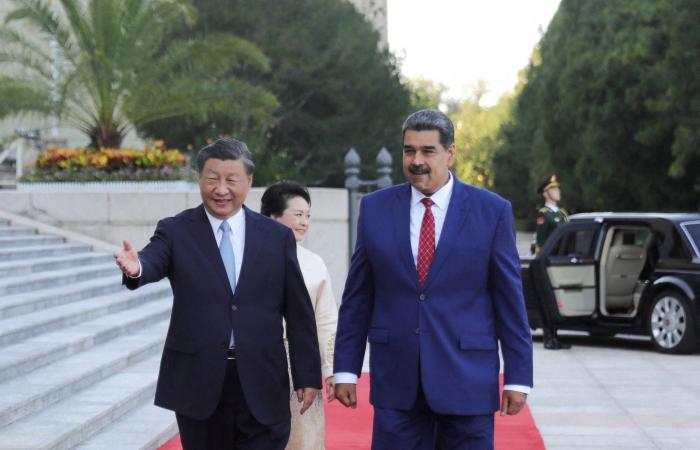 بسبب
      الحظر…
      «ميتا»
      تحذف
      540
      ألف
      حساب
      في
      أستراليا