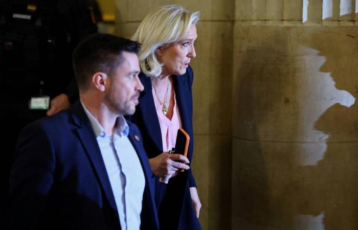 فرنسا
      تدرس
      حظر
      منصات
      التواصل
      على
      الأطفال
      دون
      15