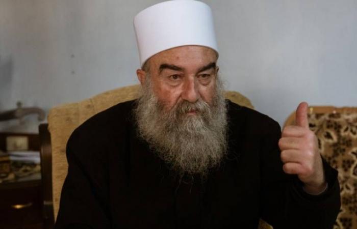 الهجري
      يرى
      مستقبل
      سوريا
      في
      التقسيم...
      وإسرائيل
      «ضامناً»
      لدولة
      درزية