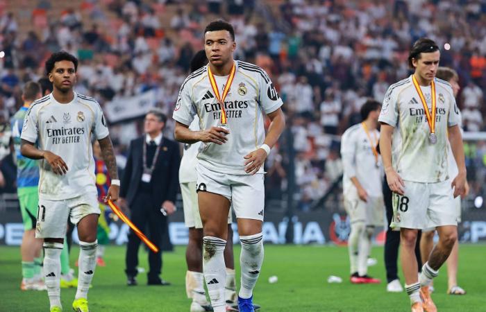 هل
      ألونسو
      مدرّب
      فاشل
      أم
      مُفترى
      عليه؟