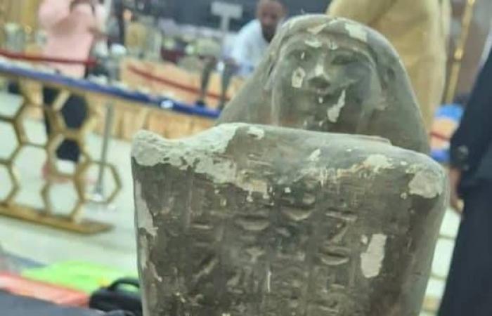 السودان
      يستعيد
      570
      قطعة
      أثرية
      سُرقت
      من
      المتحف
      القومي