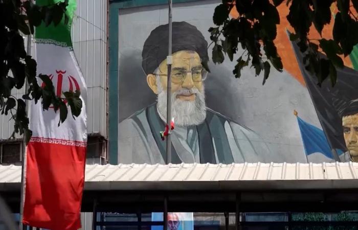 بن علي ومبارك.. خبير يعلق على احتجاجات إيران ويقارنها بالربيع العربي في مصر وتونس