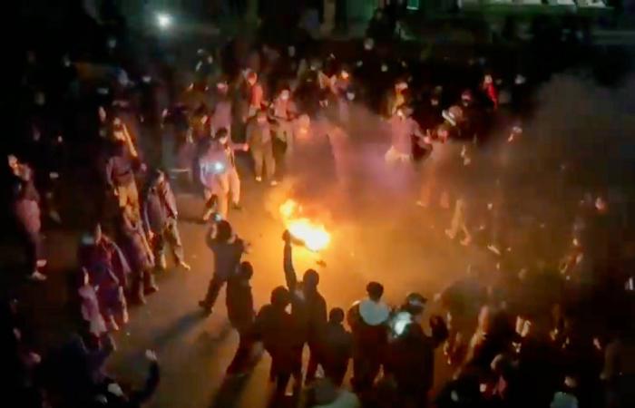 ممثل
      ادعاء
      يطلق
      النار
      على
      قاضية
      داخل
      محكمة
      في
      إسطنبول