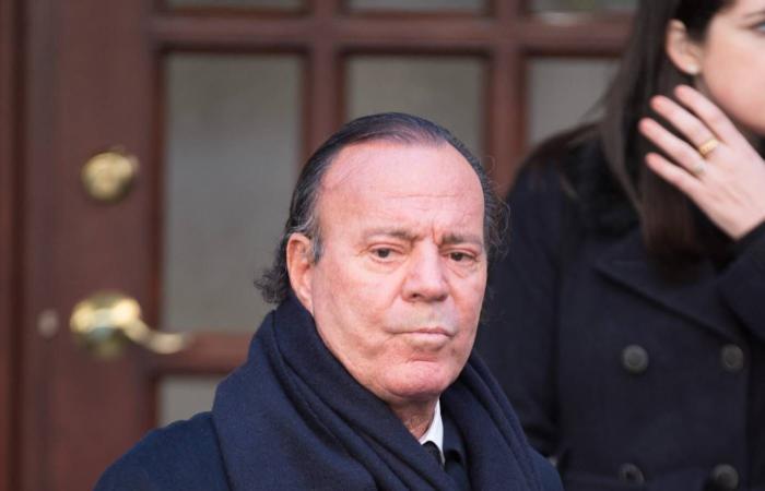 تقرير:
      خوليو
      إغليسياس
      يواجه
      اتهامات
      بالتحرش
      من
      امرأتين