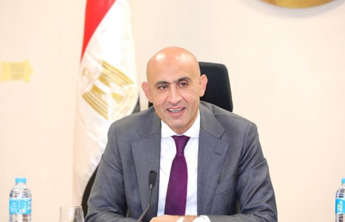 يواجه عقوبة الحبس والغرامة .. إحالة وزير التربية والتعليم المصري إلى المحكمة الجنائية