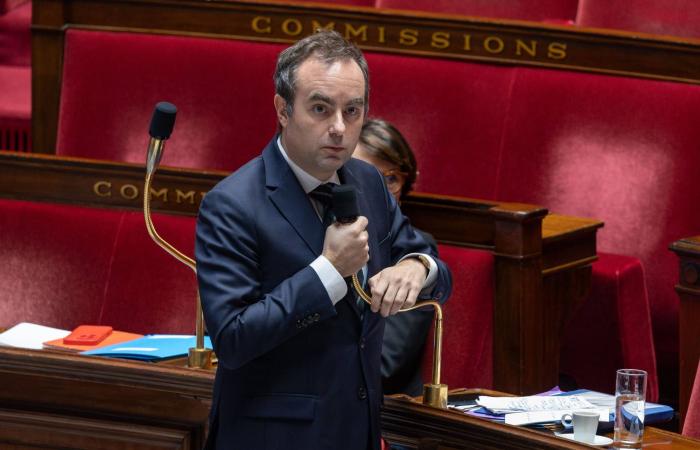 الأوروبيون
      متمسكون
      برفض
      «التغيير
      بالقوة»
      في
      إيران