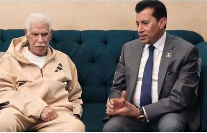 قبيل لقاء مصر والسنغال.. أول ظهور لحسن شحاتة بعد شائعة وفاته