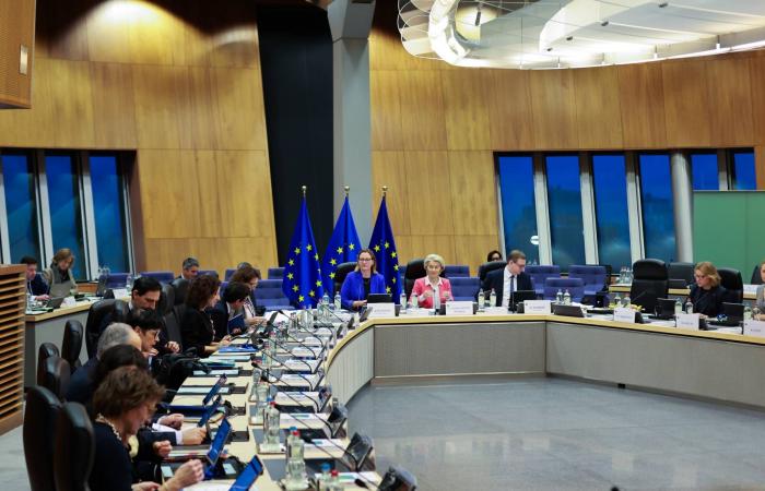 المفوضية
      الأوروبية
      تكشف
      خطة
      دعم
      لأوكرانيا
      بـ90
      مليار
      يورو