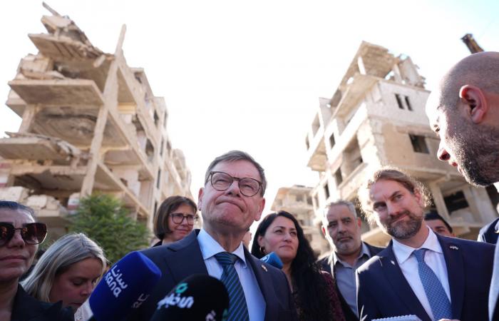 قبل
      اجتماع
      مع
      فانس...
      الدنمارك
      وغرينلاند
      تعززان
      وجودهما
      العسكري
      بالجزيرة