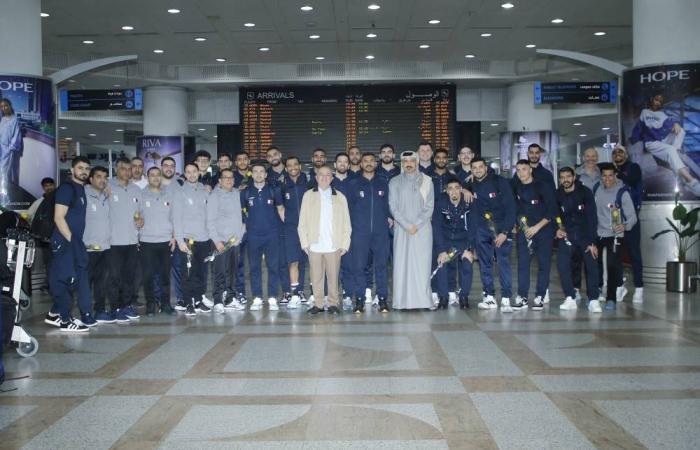 أدعم اليد يصل الكويت