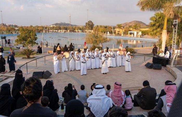 مهرجان
      الطائف
      للكتّاب
      والقرّاء
      يعيد
      صياغة
      العلاقة
      بين
      الأدب
      والطبيعة
      والفن