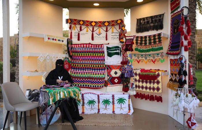 مهرجان
      الطائف
      للكتّاب
      والقرّاء
      يعيد
      صياغة
      العلاقة
      بين
      الأدب
      والطبيعة
      والفن