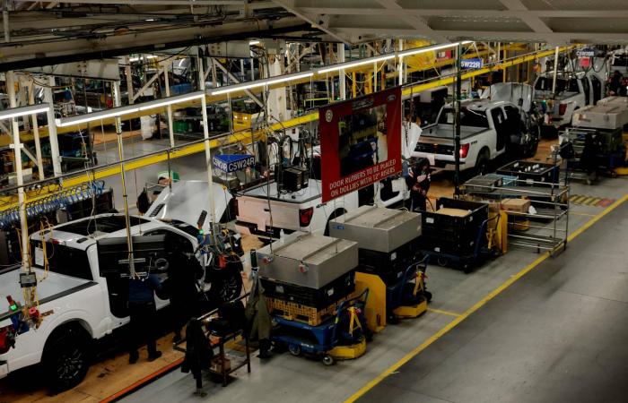 نائب
      رئيس
      وزراء
      غرينلاند
      يعلن
      وصول
      مزيد
      من
      قوات
      «الناتو»
      في
      الأيام
      المقبلة