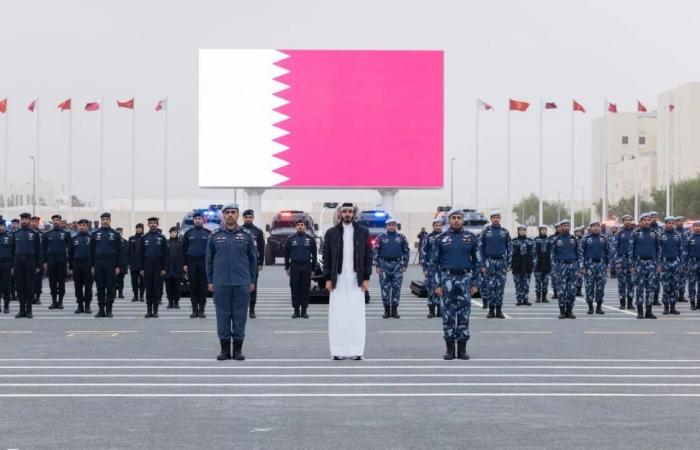 وزير الداخلية يجتمع مع القوات الأمنية القطرية