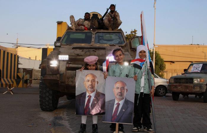 تعيين
      الزنداني
      رئيساً
      لمجلس
      الوزراء
      اليمني