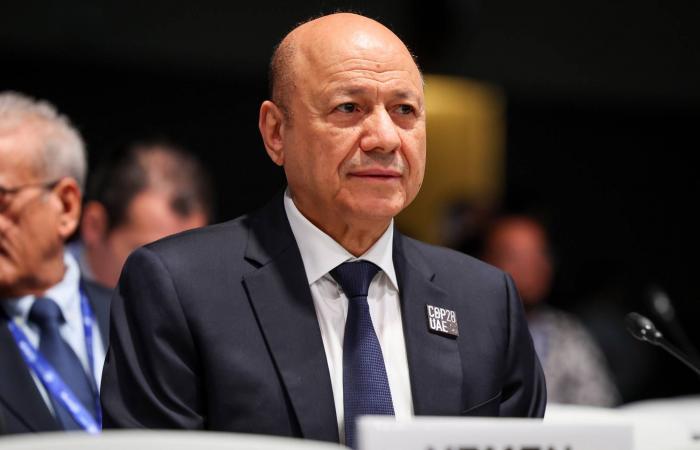 «الرئاسي
      اليمني»
      يسقط
      عضوية
      البحسني
      لإخلاله
      بمسؤولياته