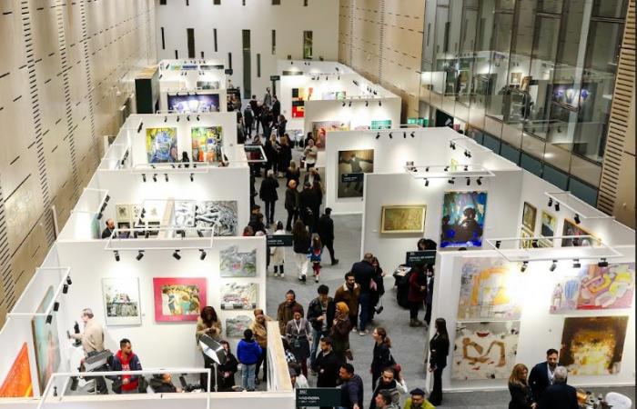 «فن
      القاهرة»
      يستضيف
      رموزاً
      تشكيلية
      عربية
      ومهاجرة
      في
      المتحف
      الكبير