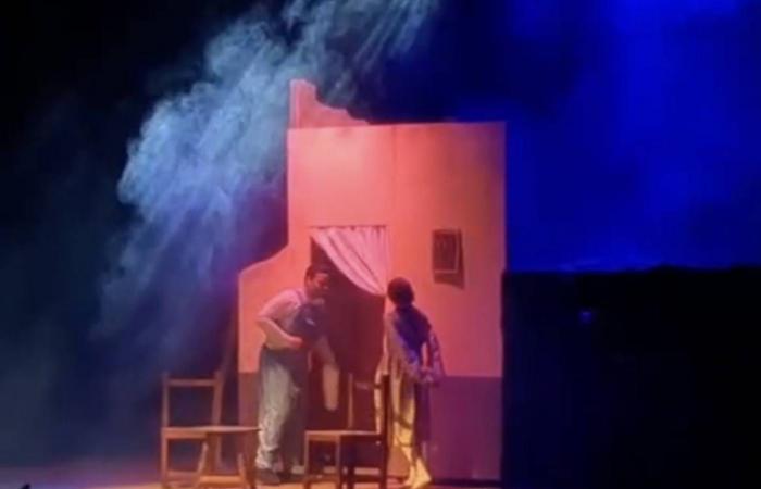 «مرسل
      إلى»...
      مسرحية
      مصرية
      تقاوم
      الإفرازات
      النفسية
      للحروب