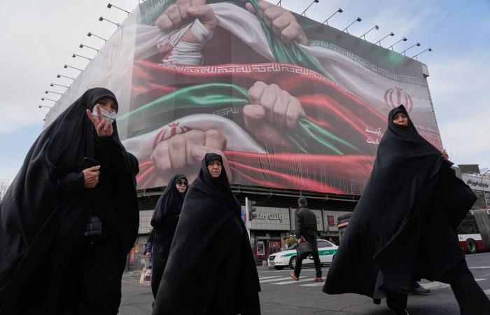 كيف
      تقرأ
      باريس
      الأزمة
      الإيرانية
      والسيناريوهات
      المحتملة؟