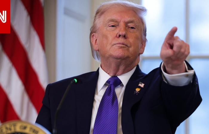 متابعة: ترامب يدرس فرض تعريفات جمركية جديدة على الدول التي تعارض ضم غرينلاند