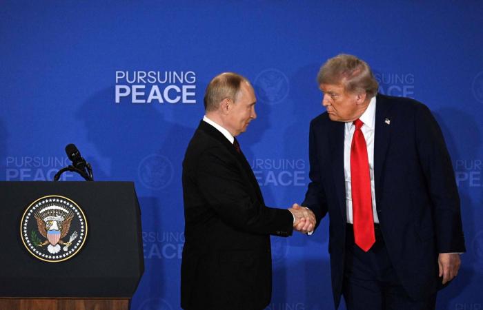 ترمب
      يهدد
      بفرض
      رسوم
      جمركية
      على
      الدول
      التي
      لا
      تؤيد
      خطته
      في
      غرينلاند